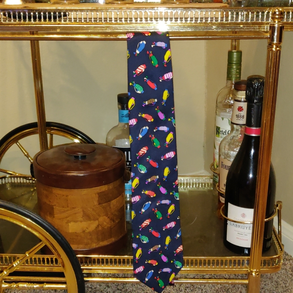 Alynn "Well Dressed Bags" 100% silk tie (navy)